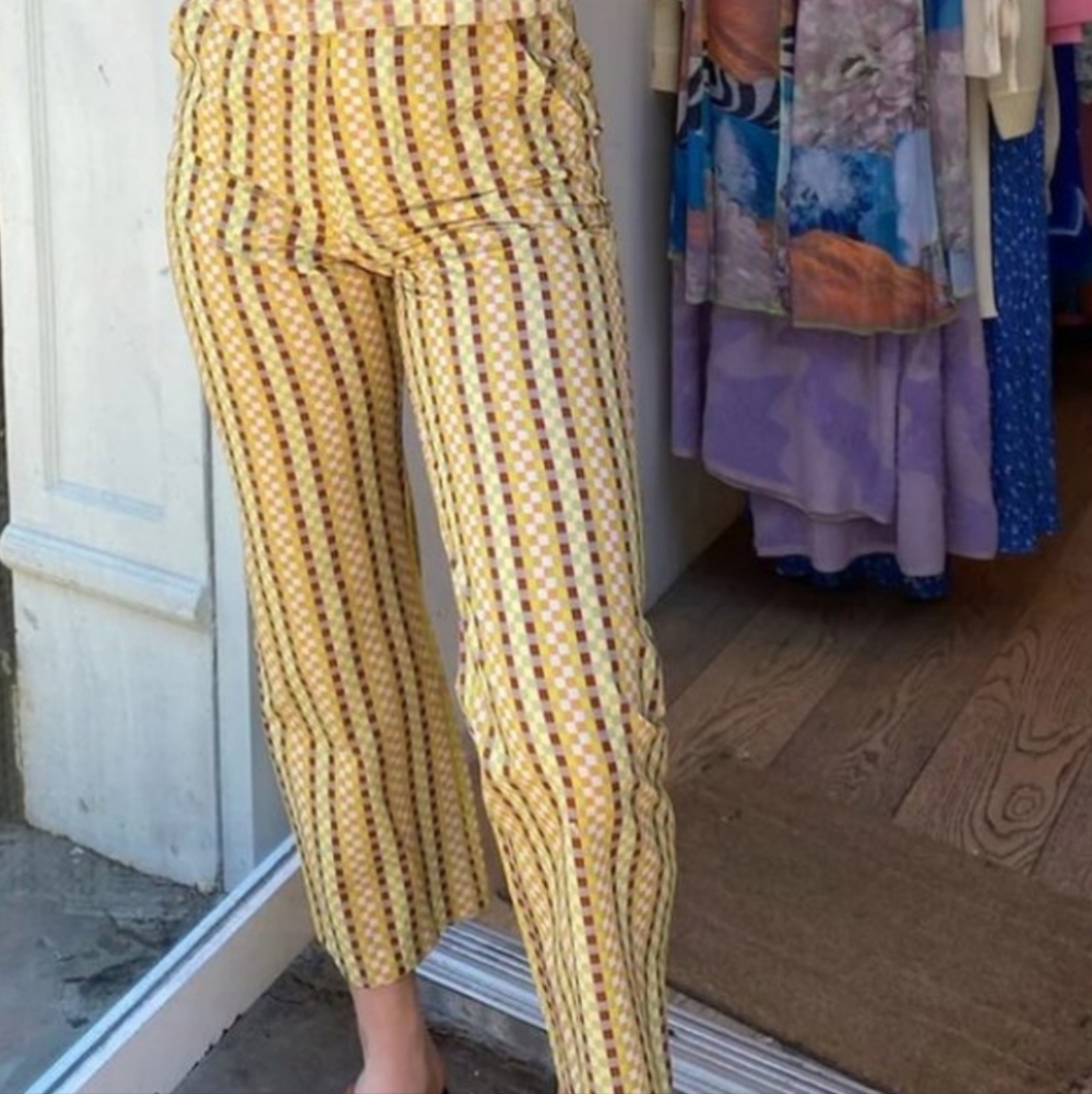Find Me Now Judy Pants In Yellow Brick Small NWOT